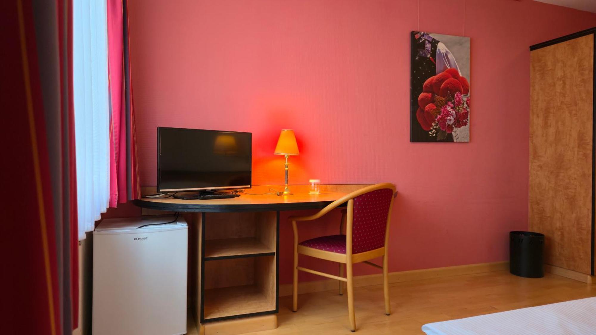 Hotel Boardinghouse Sonne Offenburg Habitación foto